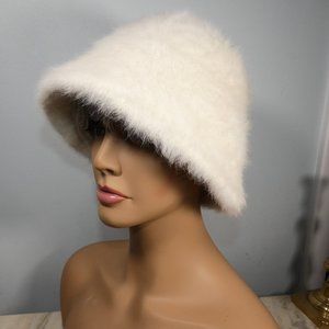 Fabulous! Fun Stylish Fashionable Faux Fur Bucket Hat Ivory